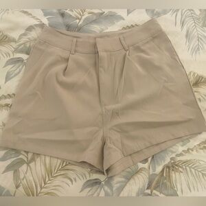 Brand new Beige High-Rise Tailored Women's Shorts